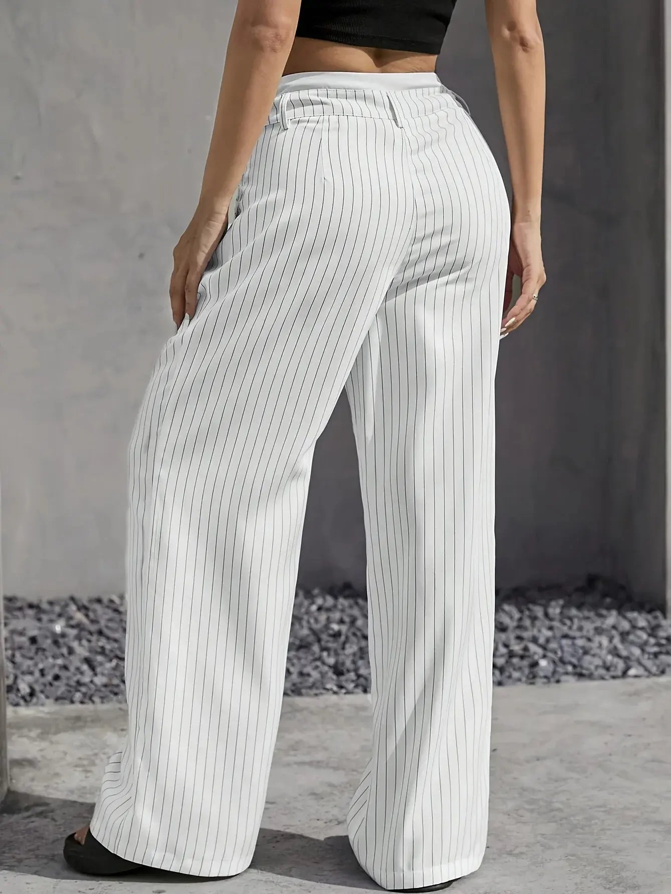 Lia | High waisted striped trousers