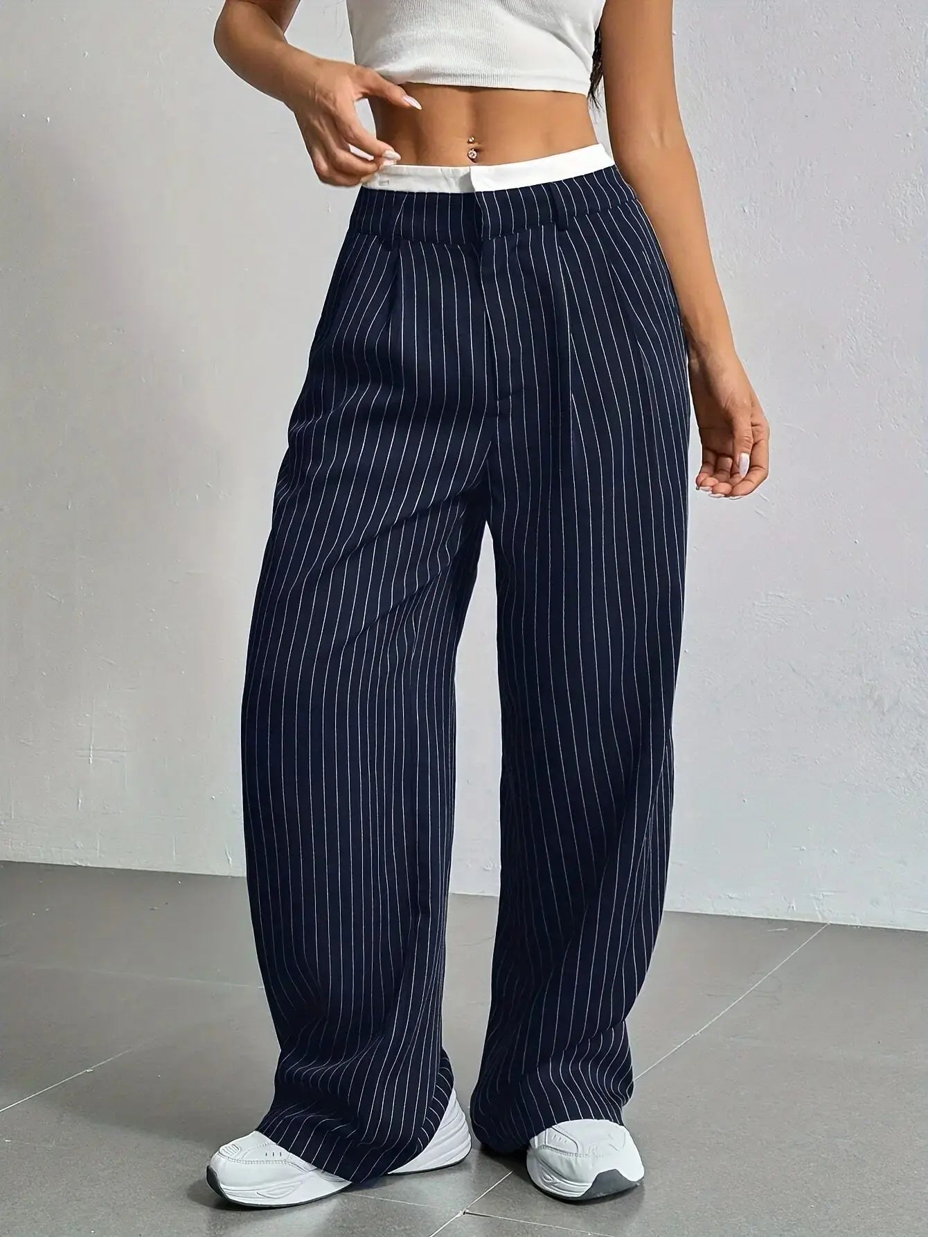 Lia | High waisted striped trousers