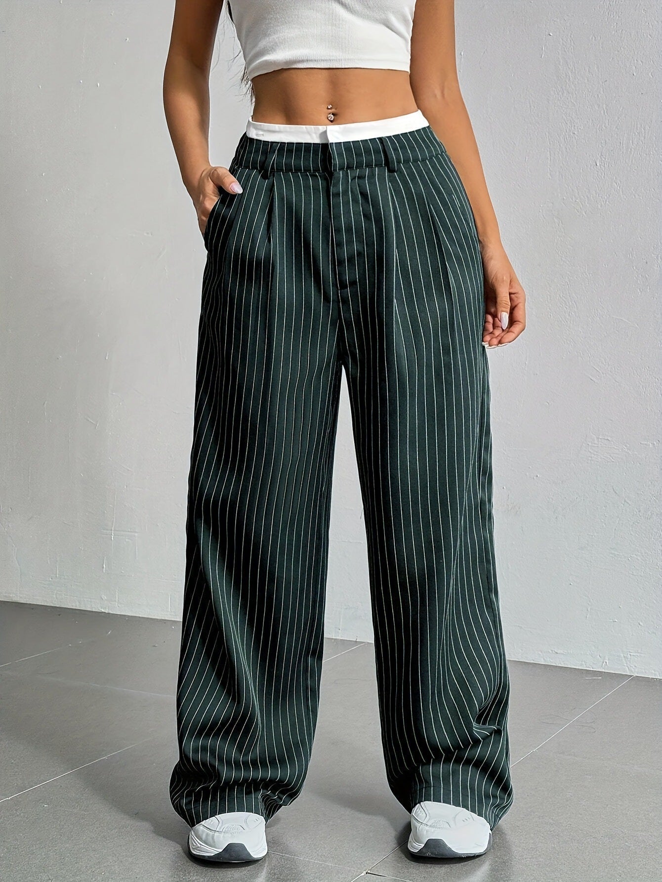Lia | High waisted striped trousers