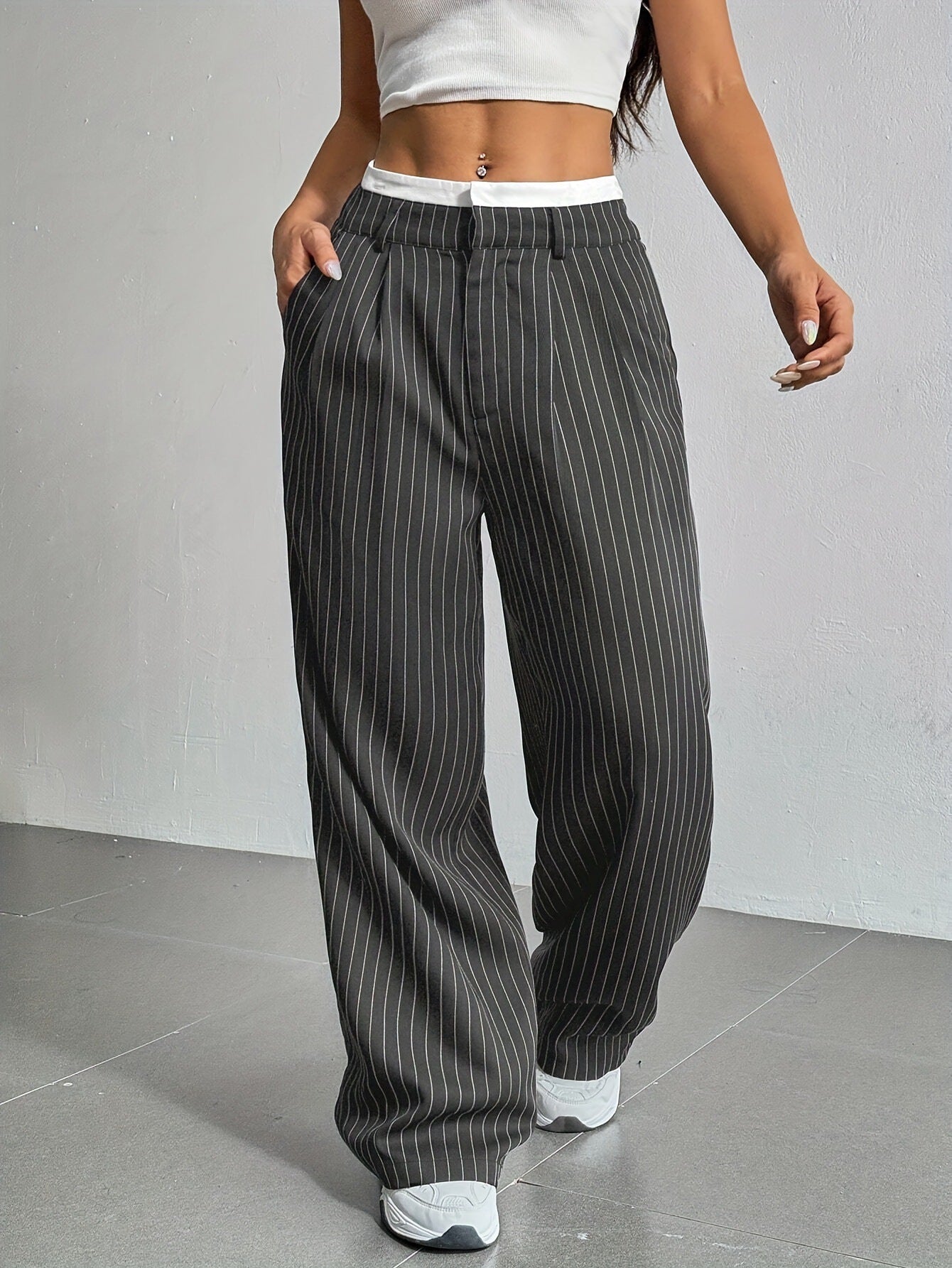 Lia | High waisted striped trousers