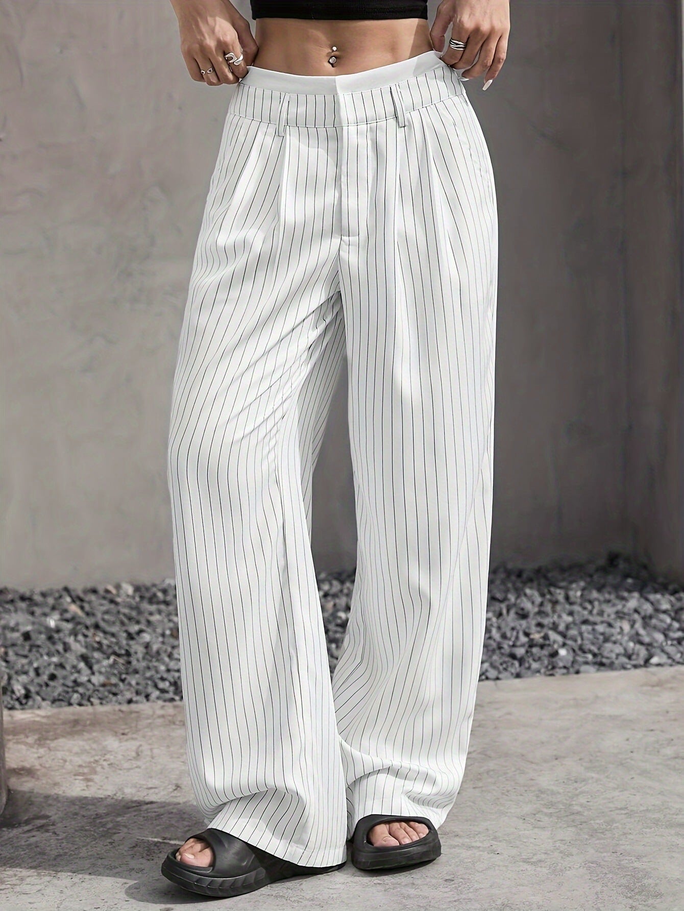 Lia | High waisted striped trousers