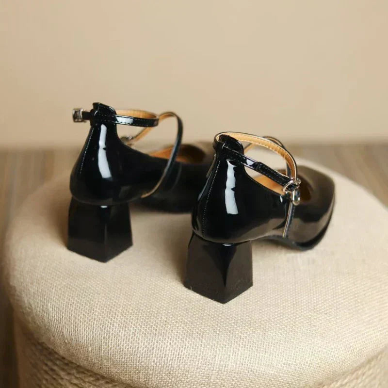 Ewa | Orthopedic ankle-strap pumps