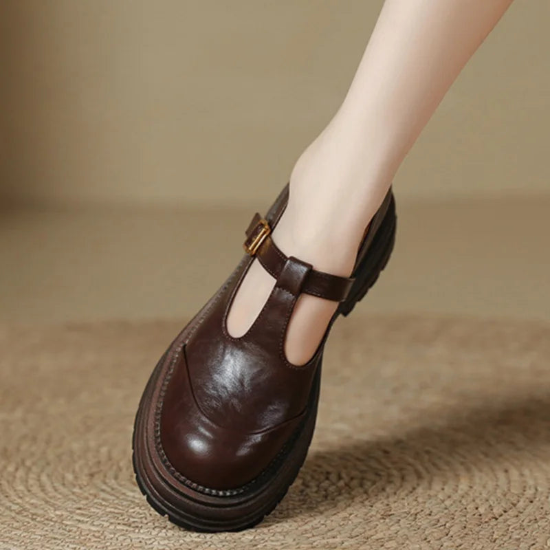 Kinga | Orthopedic shoes with T-strap
