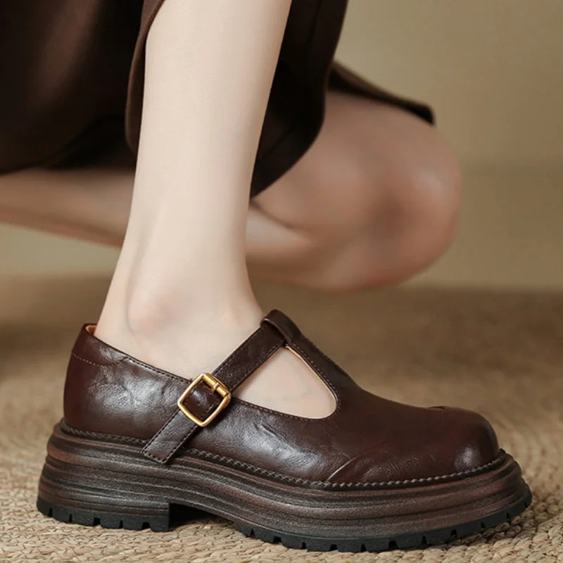 Kinga | Orthopedic shoes with T-strap