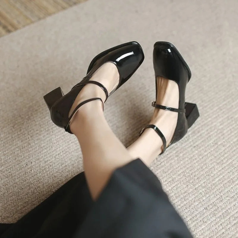 Ewa | Orthopedic ankle-strap pumps