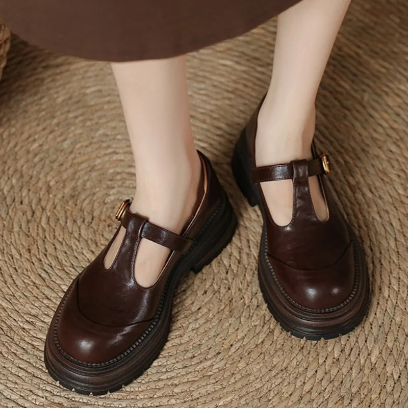 Kinga | Orthopedic shoes with T-strap
