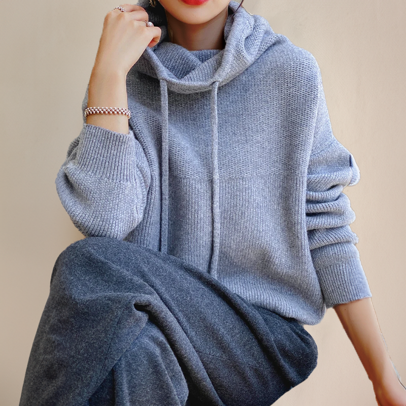 Maria | Golf-Neck Sweater