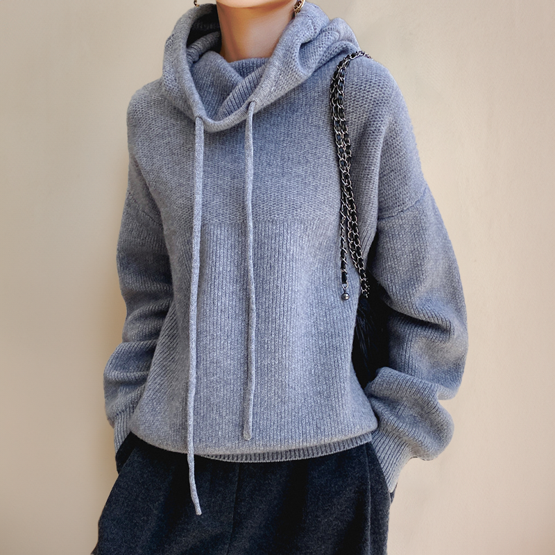 Maria | Golf-Neck Sweater